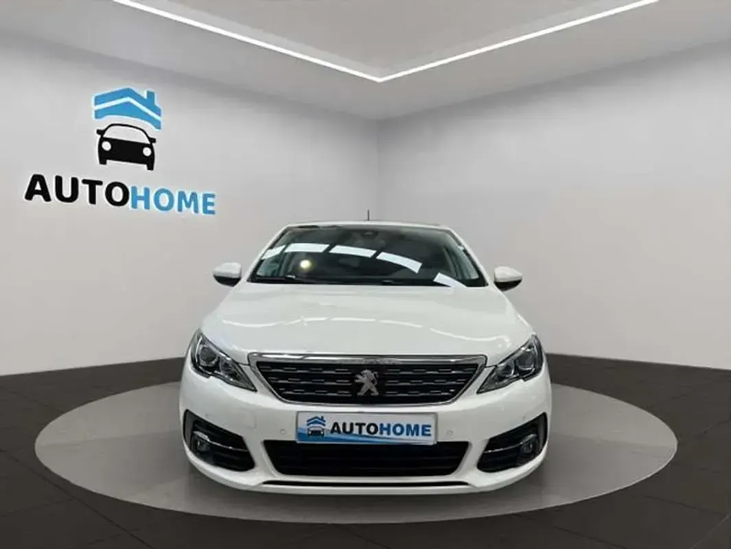 Usado Peugeot 308 Active 110 CV (80 kW) 2021 Blanco Utilitario