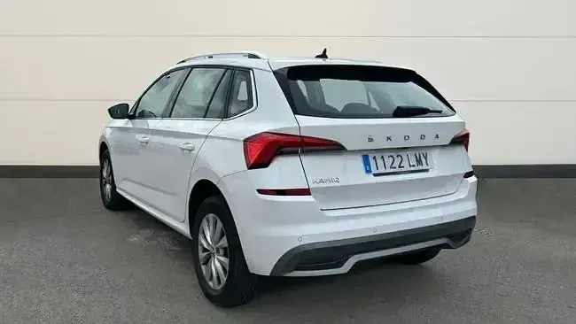 Usado Skoda Kamiq Ambition 110 CV (80 kW) 2021 Blanco SUV