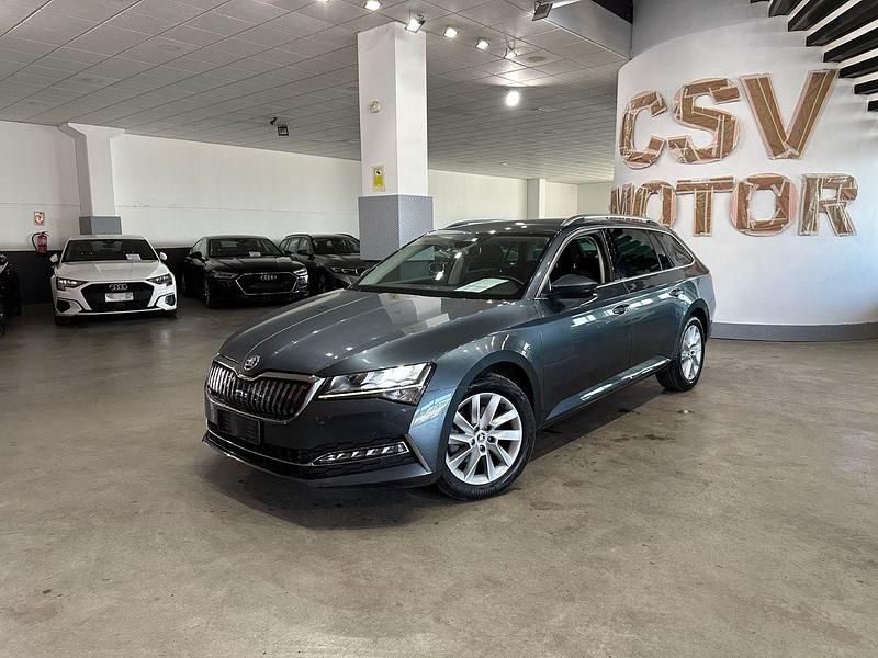 Usado Skoda Superb Ambition 219 CV (161 kW) 2021 Gris Familiar