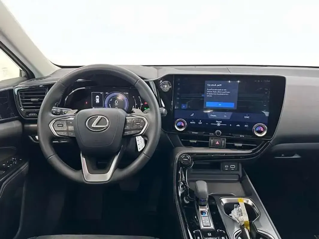 Usado Lexus NX350h 242 CV (177 kW) 2024 Blanco SUV