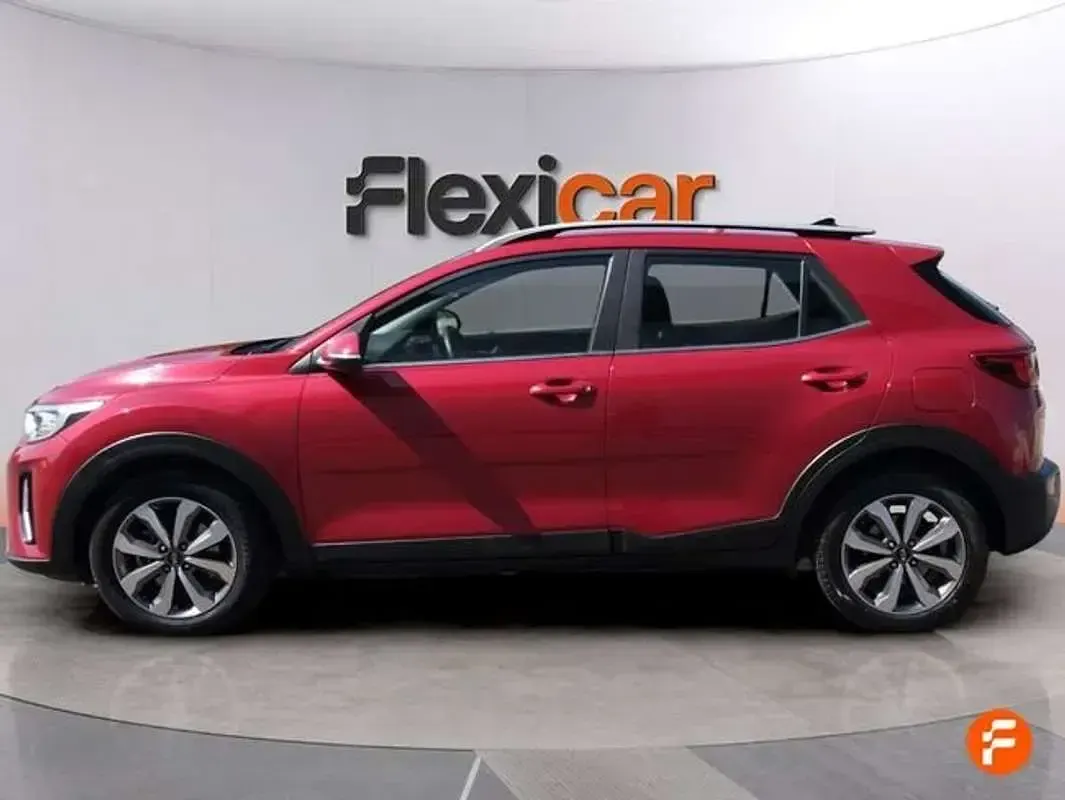 Usado Kia Stonic 120 CV (88 kW) 2021 Rojo SUV