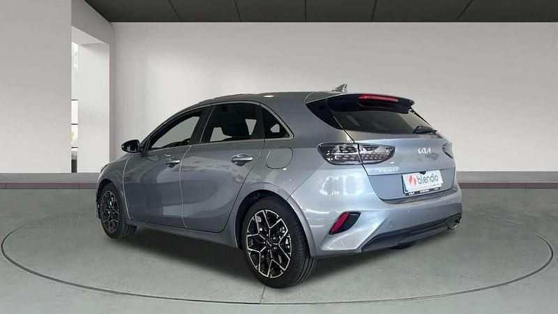 Usado Kia Ceed Style 101 CV (74 kW) 2025 Gris Utilitario