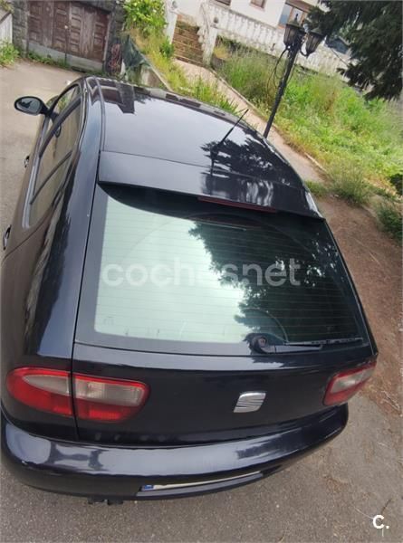 Negro Usado 2004 Seat Leon FR Berlina | 3500 € - Imagen 1/4