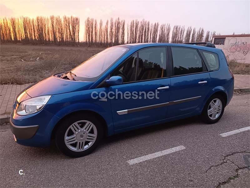 Usado Renault Grand Scénic II Expression 120 CV (88 kW) 2004 Azul Monovolumen