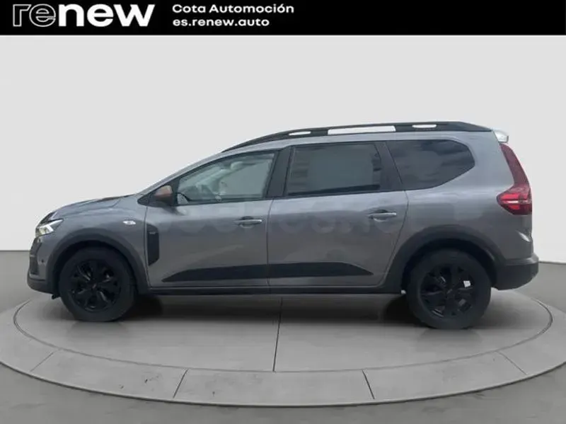 Usado Dacia Jogger Extreme 100 CV (73 kW) 2023 Gris / plata Monovolumen