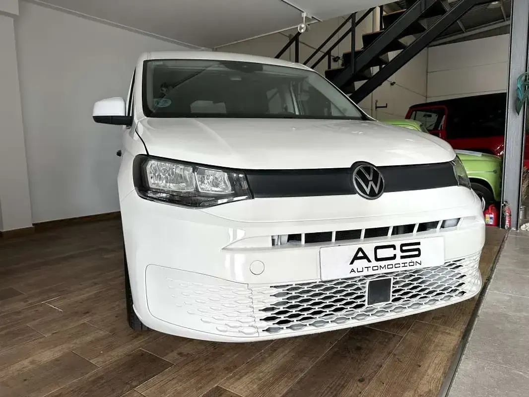 Usado VW Caddy Life 122 CV (89 kW) 2021 Blanco Monovolumen