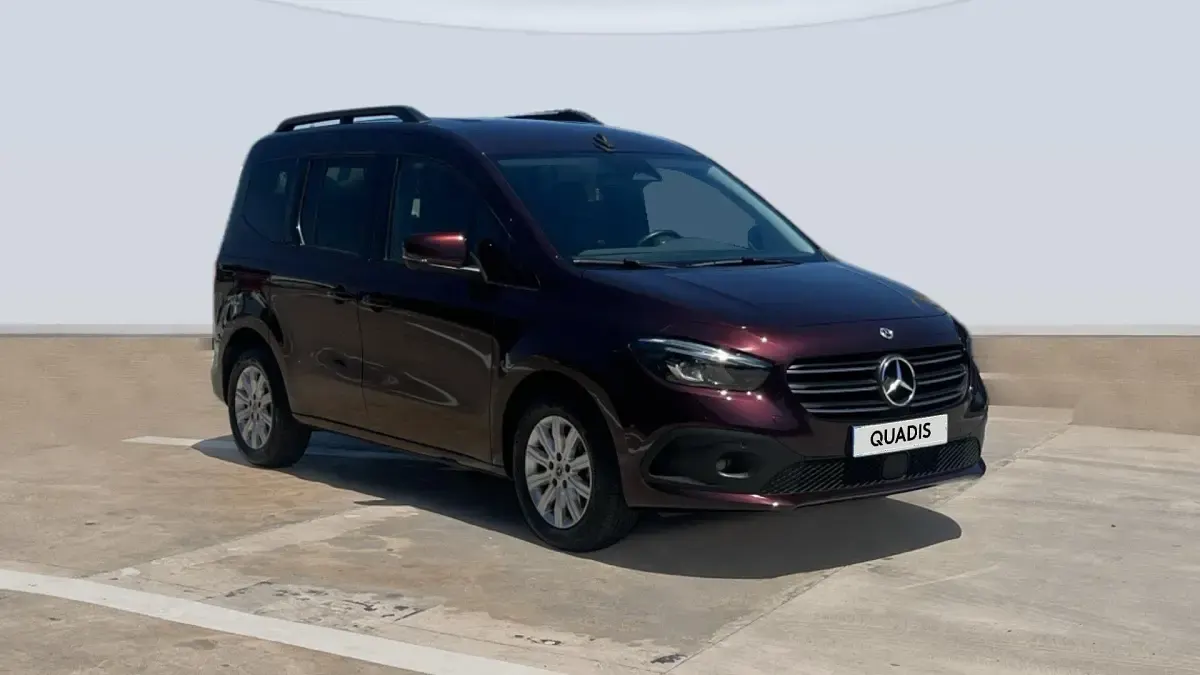 Usado Mercedes T180 116 CV (85 kW) 2024 Rojo Monovolumen
