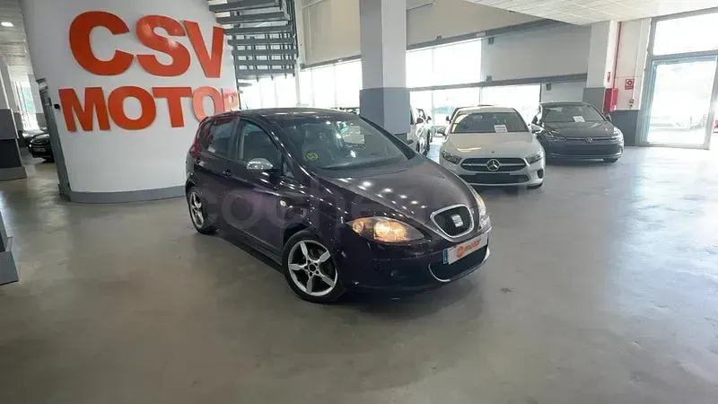 Usado Seat Altea Stylance 140 CV (102 kW) 2005 Gris / plata Monovolumen