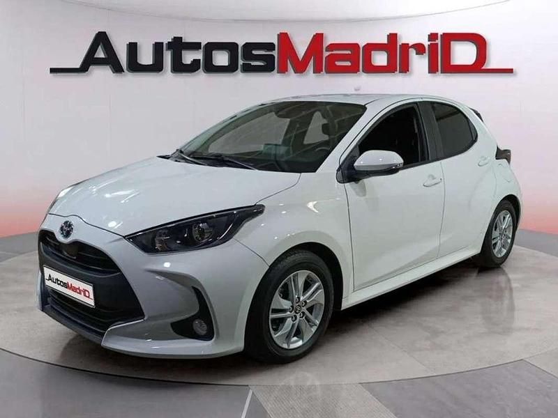 Usado Toyota Yaris Hybrid Active 116 CV (85 kW) 2022 Blanco Utilitario