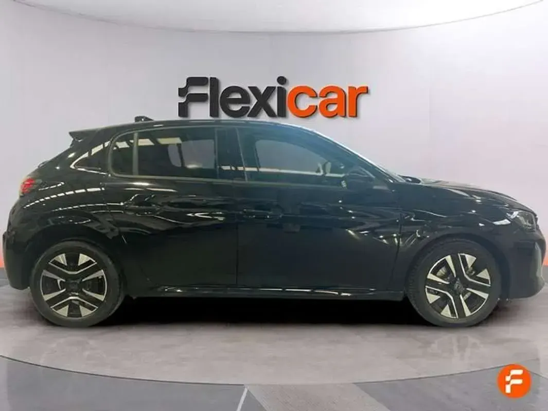 Usado Peugeot 208 Allure 101 CV (74 kW) 2025 Negro Utilitario