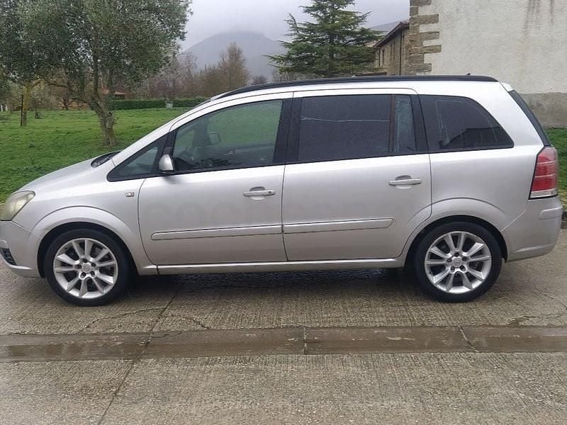 Usado Opel Zafira Cosmo 150 CV (110 kW) 2006 Gris / plata Monovolumen