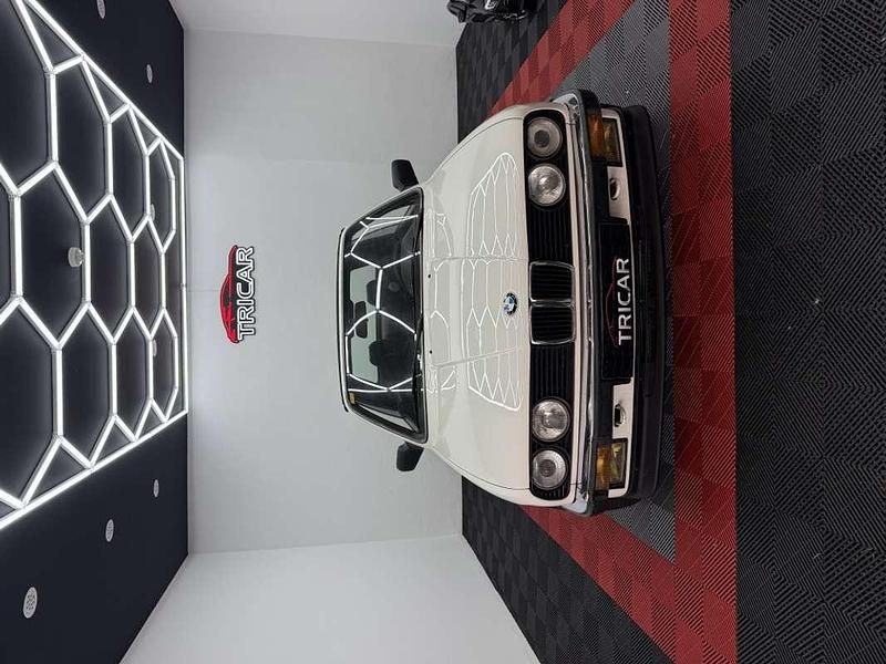 Usado BMW 325 Cabriolet 170 CV (125 kW) 1988 Blanco Descapotable