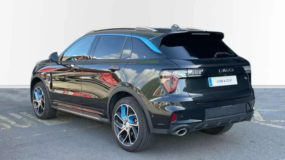 Usado Lynk & Co 01 261 CV (191 kW) 2023 Negro SUV
