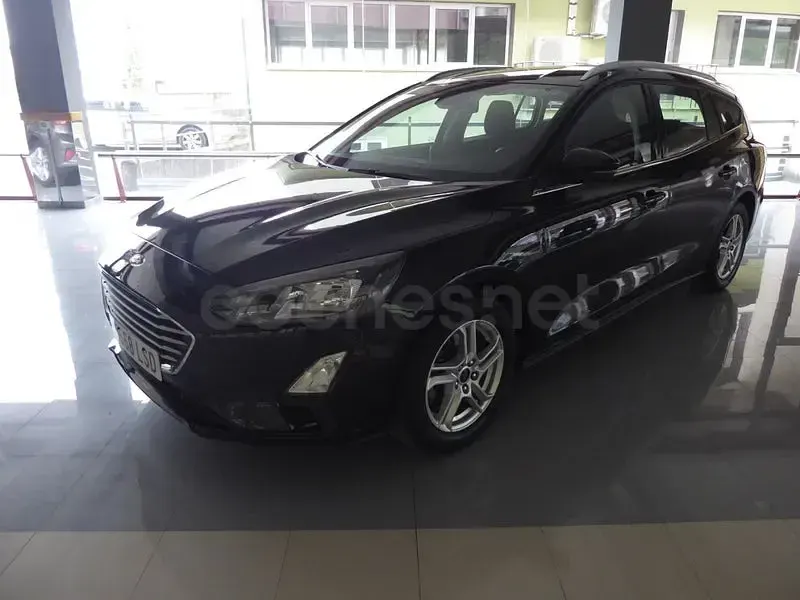 Usado Ford Focus Trend 120 CV (88 kW) 2021 Negro Familiar