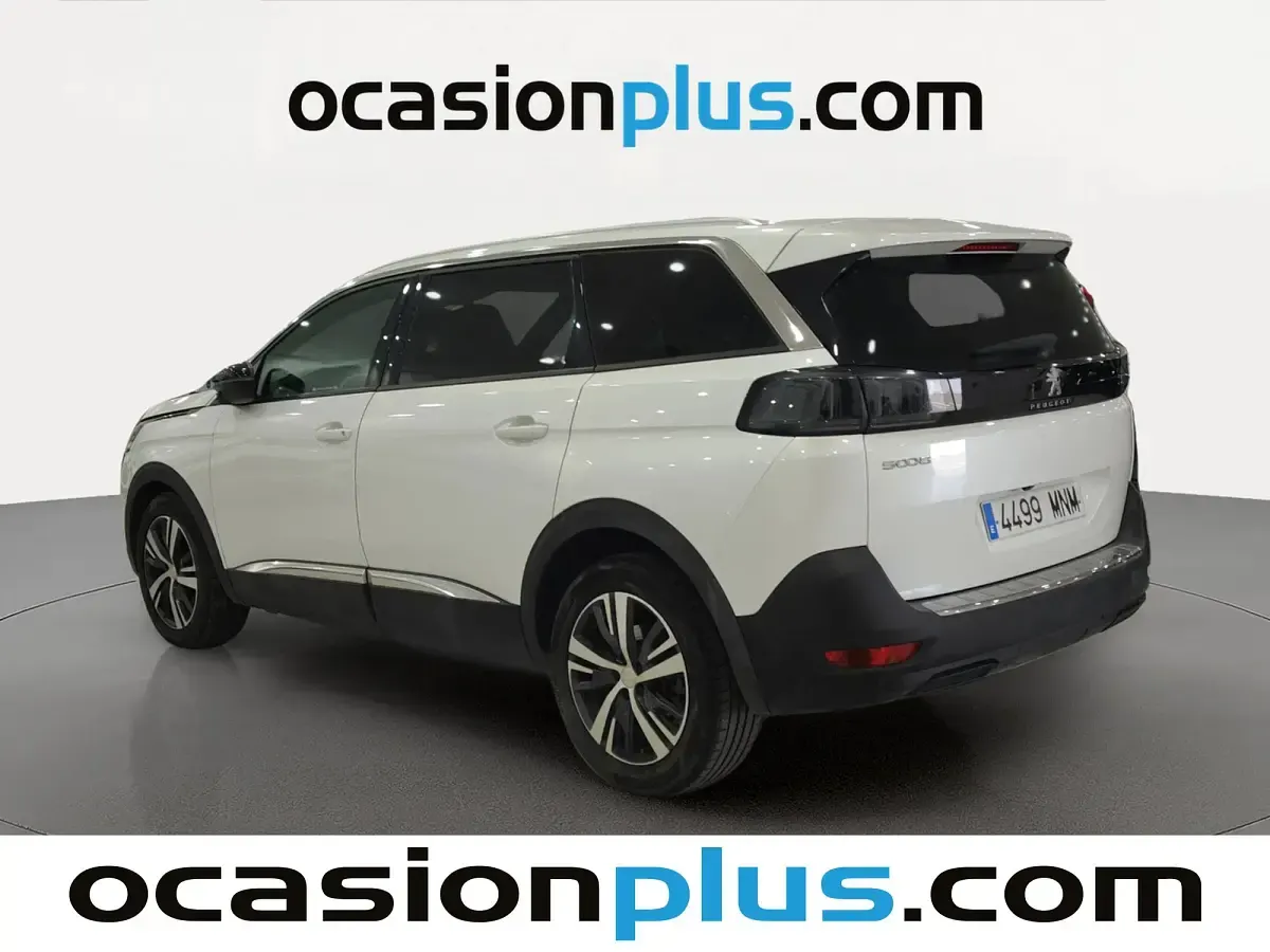 Usado Peugeot 5008 Allure 131 CV (96 kW) 2024 Blanco SUV