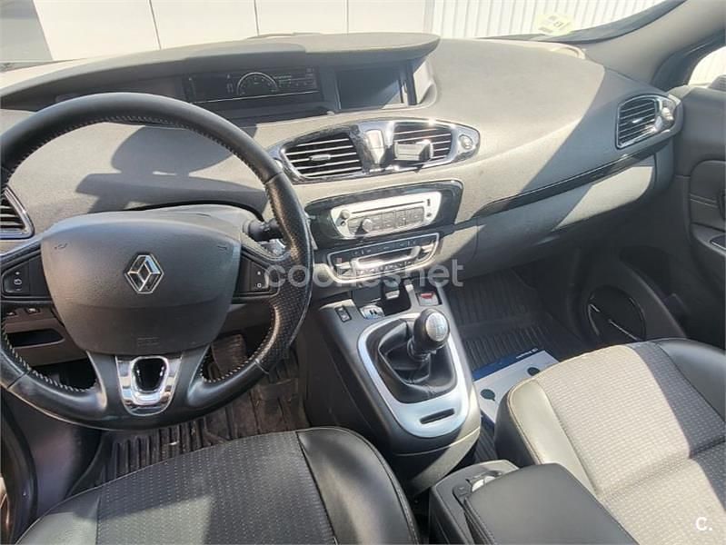 Usado Renault Scénic III Bose Edition 130 CV (95 kW) 2013 Negro Monovolumen
