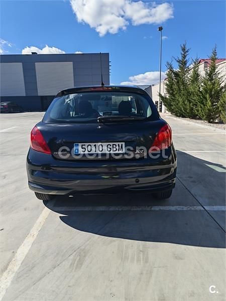 Usado Peugeot 207 75 CV (55 kW) 2008 Negro Berlina