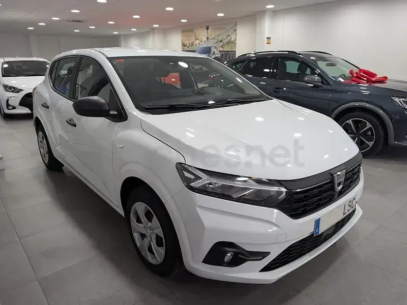 Usado Dacia Sandero Essentiel 91 HP (66 kW) 2021 Branco Sedan