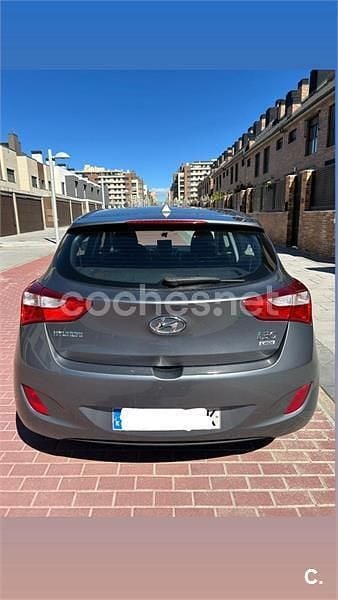 Usado Hyundai i30 Base 90 CV (66 kW) 2012 Gris / plata Berlina