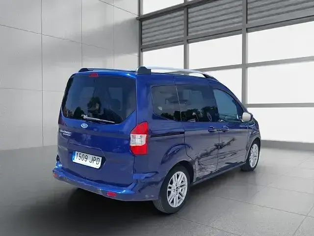 Usado Ford Tourneo Courier Titanium 95 CV (69 kW) 2016 Azul Monovolumen
