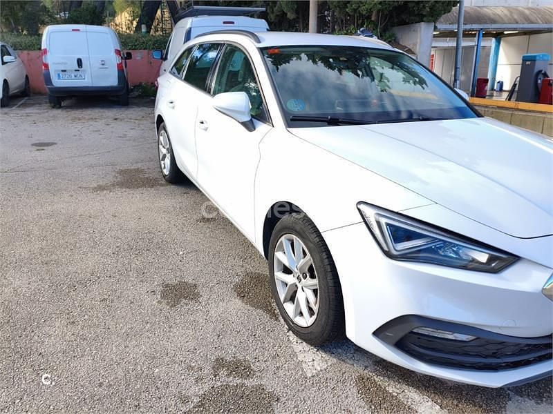 Usado Seat Leon XCELLENCE 130 CV (95 kW) 2022 Blanco Familiar