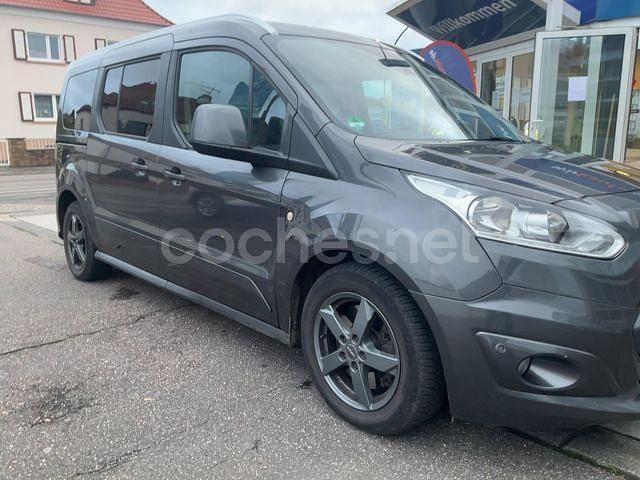 Usado Ford Tourneo Connect Titanium 120 CV (88 kW) 2017 Gris / plata Monovolumen