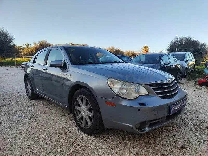 Usado Chrysler Sebring 140 CV (102 kW) 2007 Gris / plata Berlina