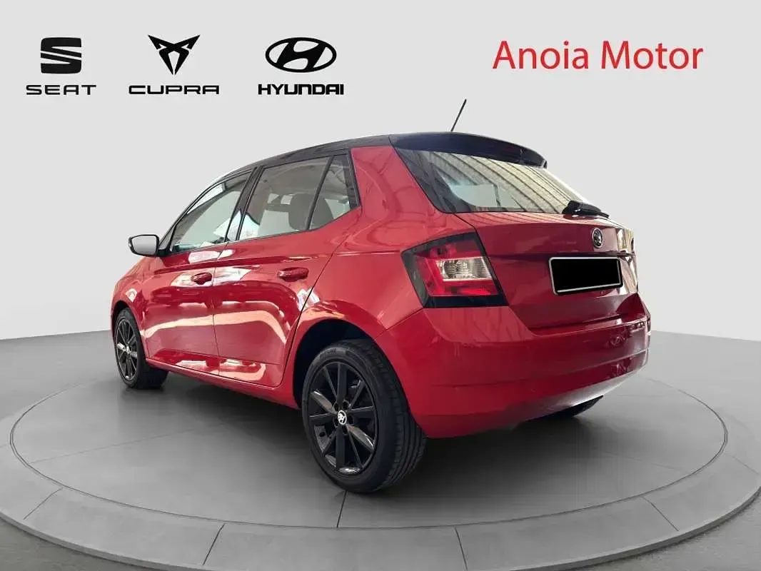 Usado Skoda Fabia 90 CV (66 kW) 2017 Rojo Utilitario