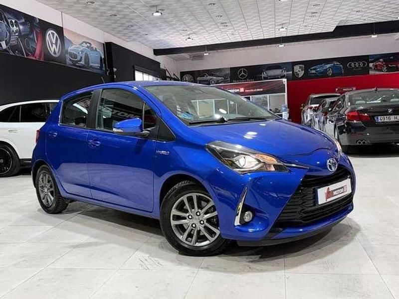 Usado Toyota Yaris Hybrid Active 99 CV (72 kW) 2018 Azul Utilitario