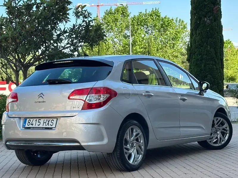 Usado Citroën C4 Exclusive 130 CV (95 kW) 2014 Gris / plata Berlina