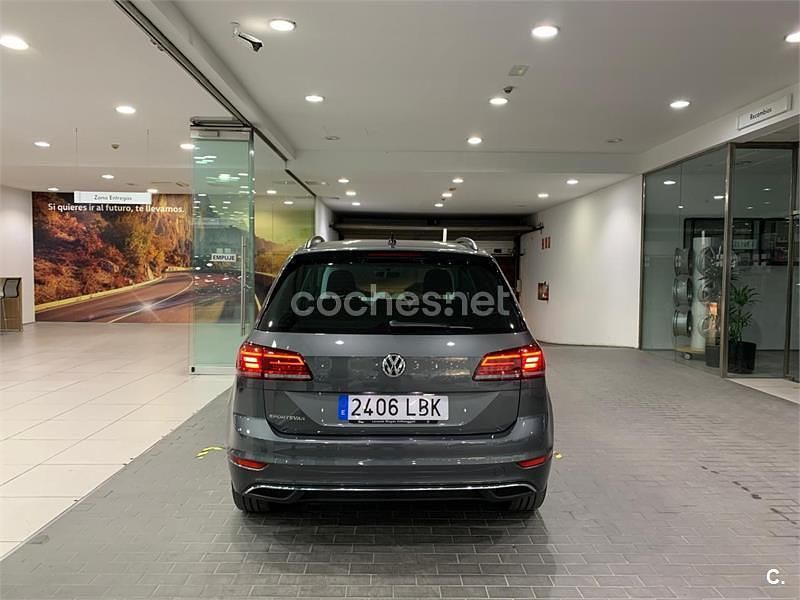 Usado VW Golf Sportsvan Advance 150 CV (110 kW) 2019 Gris / plata Monovolumen
