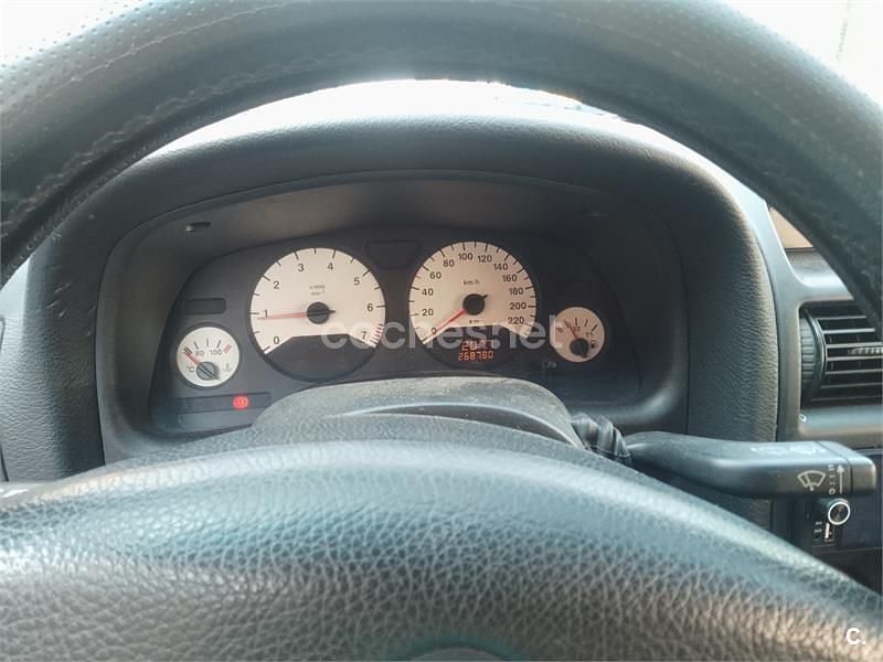 Usado Opel Astra Sportive 136 CV (100 kW) 1999 Azul Berlina