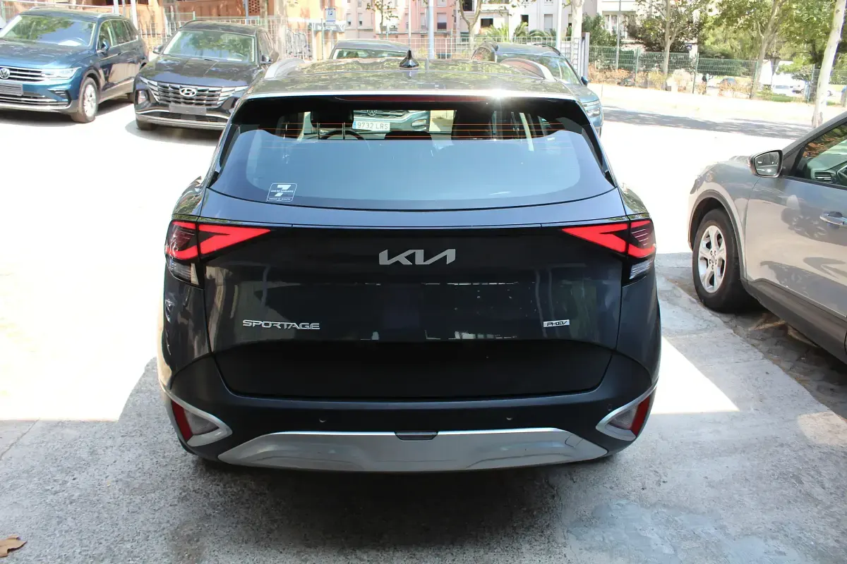 Usado Kia Sportage 269 CV (197 kW) 2022 Gris SUV