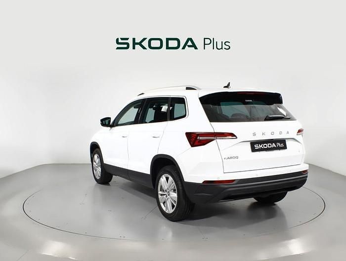 Usado Skoda Karoq Selection 116 CV (85 kW) 2025 Blanco SUV