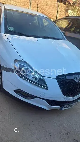 Usado Lancia Delta 120 CV (88 kW) 2011 Blanco Utilitario