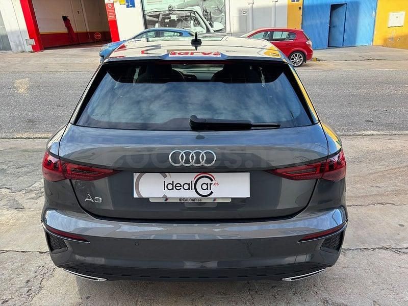 Usado Audi A3 S-Line 150 CV (110 kW) 2023 Gris / plata Berlina