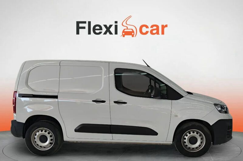 Usado Fiat Doblò 102 CV (75 kW) 2023 Blanco Monovolumen