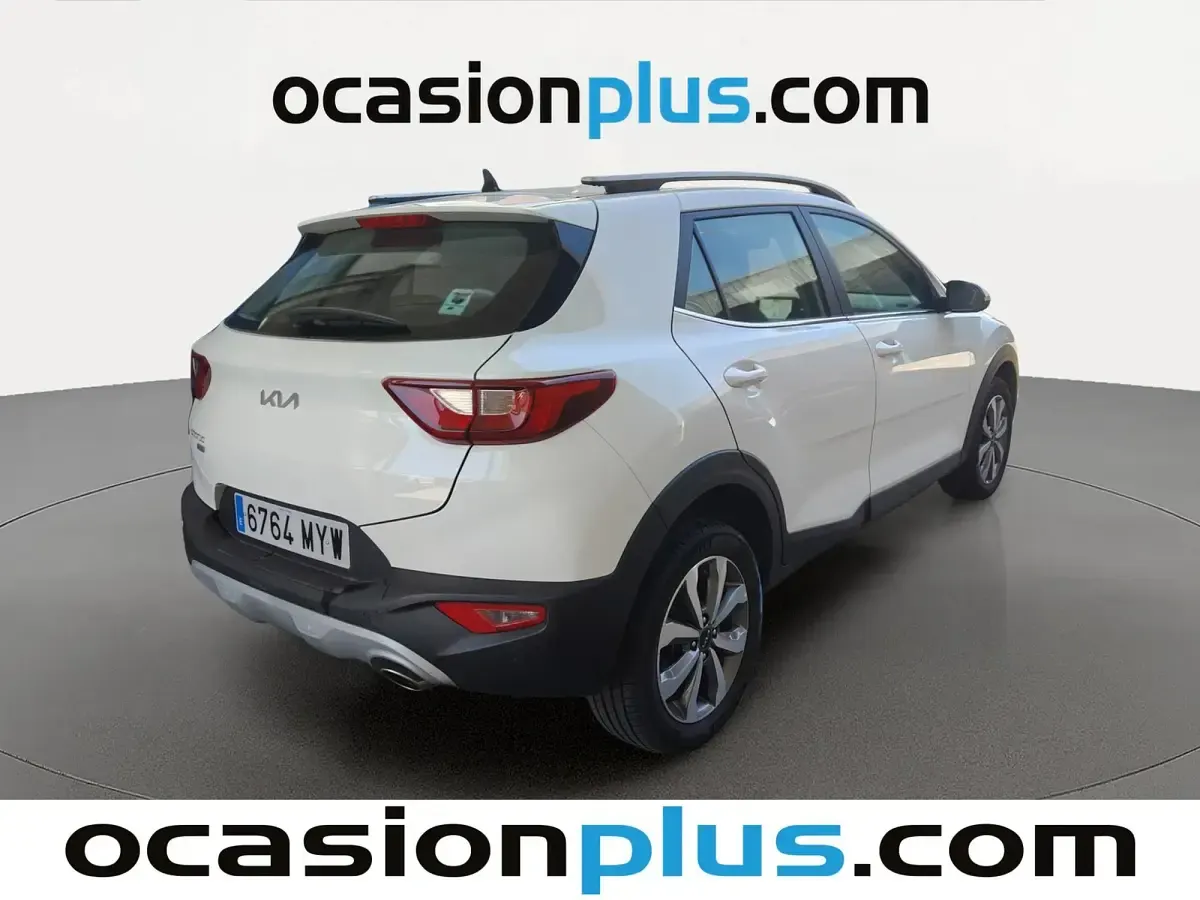 Usado Kia Stonic 101 CV (74 kW) 2025 Blanco SUV
