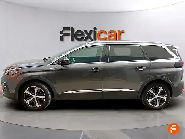 Usado Peugeot 5008 GT-line 130 CV (95 kW) 2020 Gris SUV