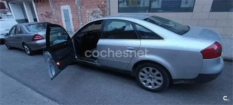 Usado Audi A6 165 CV (121 kW) 1997 Gris / plata Berlina