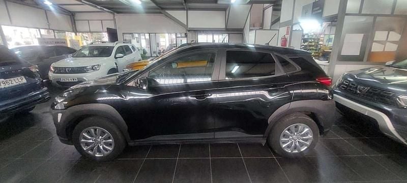 Usado Hyundai Kona Style 120 CV (88 kW) 2020 Negro SUV