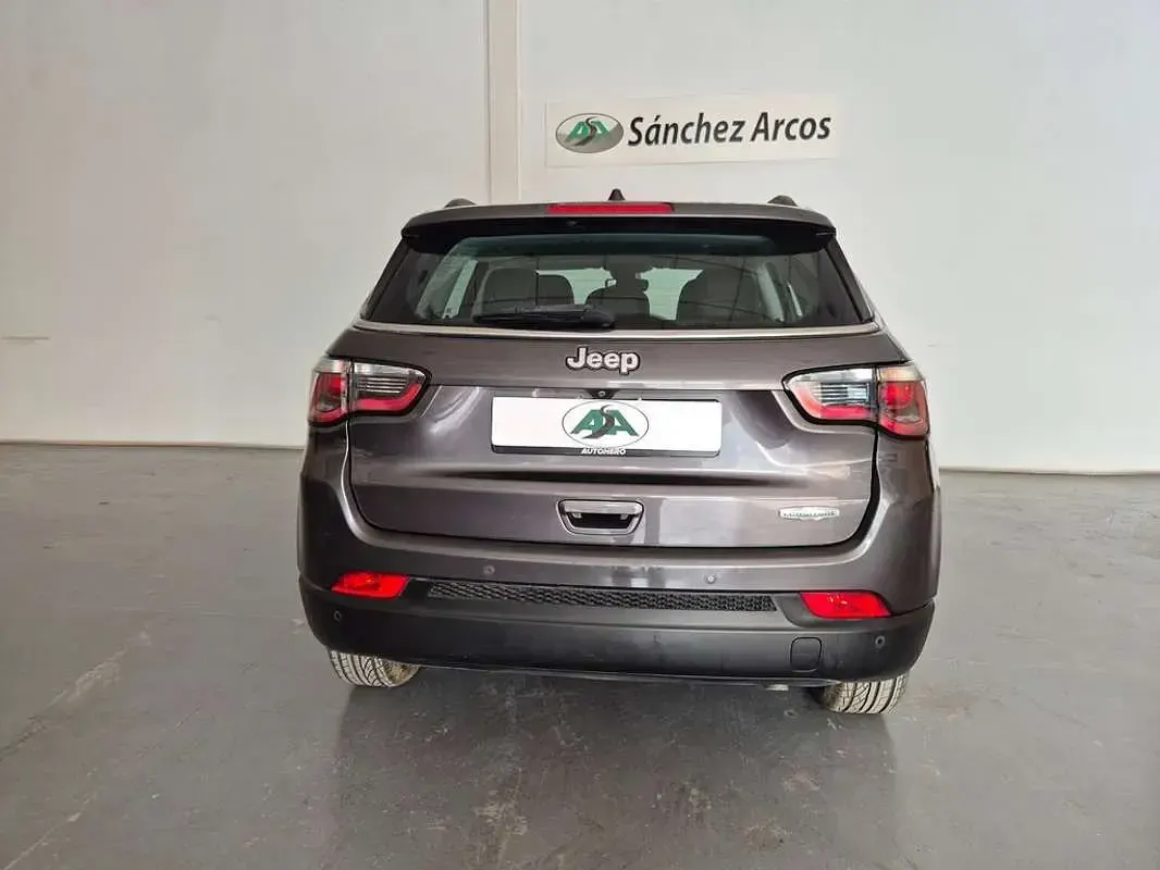 Usado Jeep Compass Longitude 129 CV (94 kW) 2020 Gris SUV