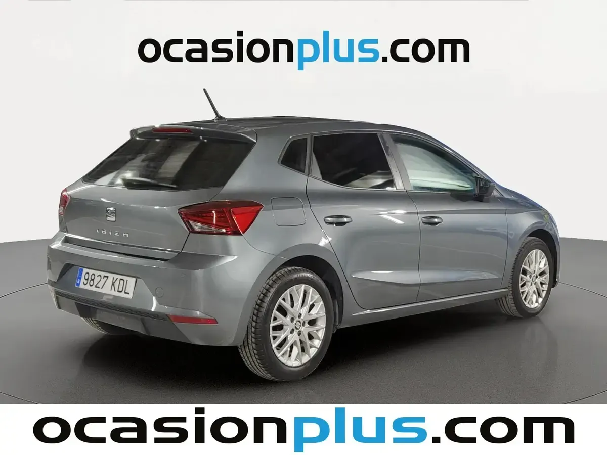 Usado Seat Ibiza Style 95 CV (69 kW) 2017 Gris Utilitario