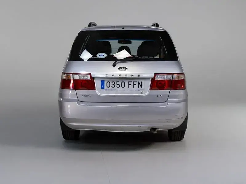 Usado Kia Carens Active 140 CV (102 kW) 2006 Gris / plata Monovolumen