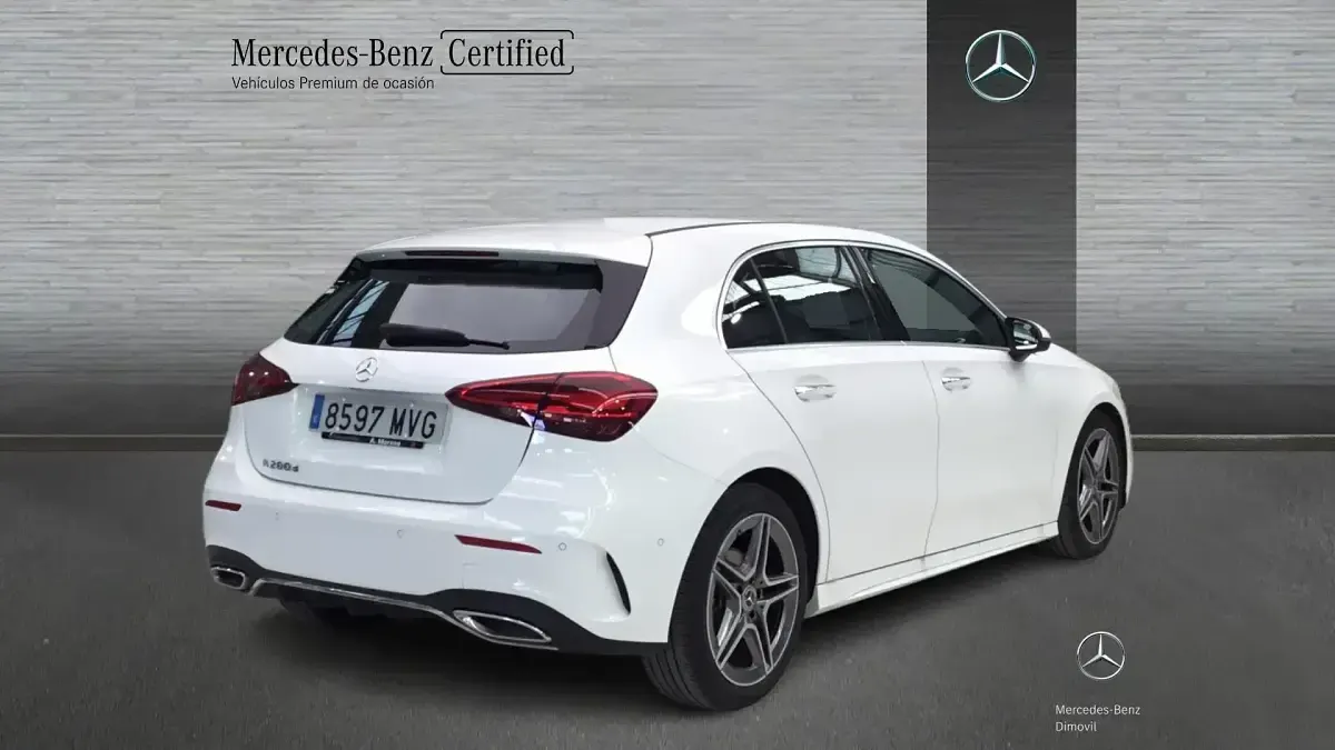 Usado Mercedes A200 AMG line 150 CV (110 kW) 2024 Blanco polar Berlina