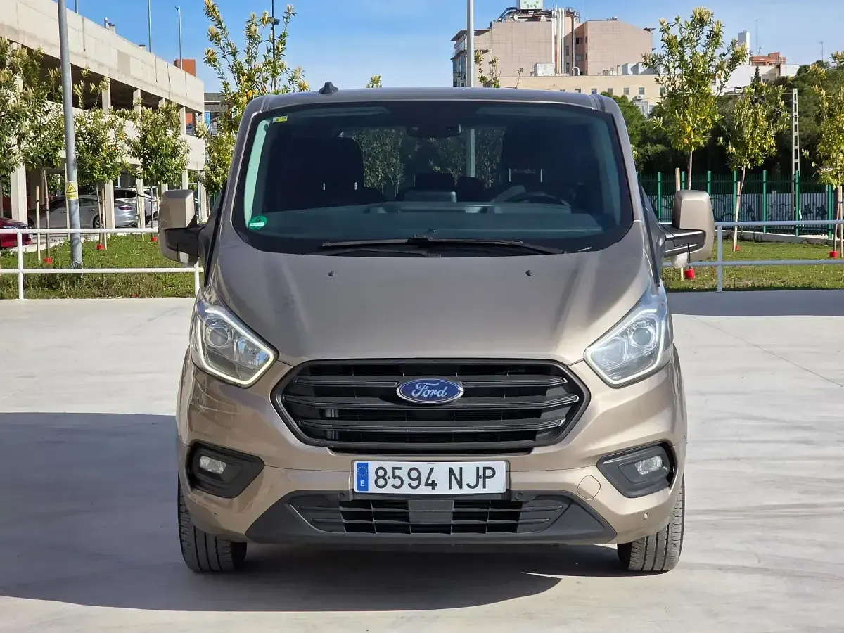 Usado Ford Tourneo Custom Trend 130 CV (95 kW) 2019 Gris Van