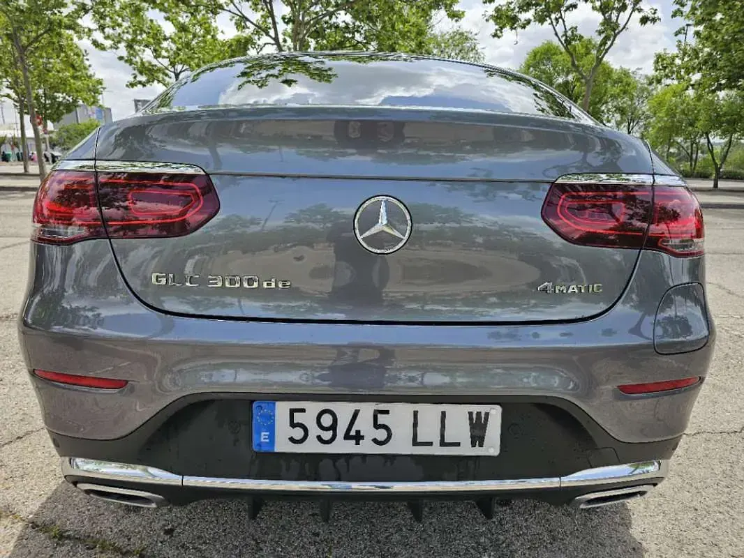 Usado Mercedes GLC300e 321 CV (236 kW) 2020 Gris SUV