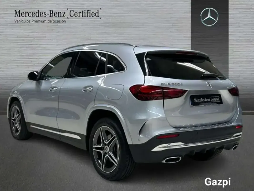 Usado Mercedes GLA250 218 CV (160 kW) 2025 Gris / plata SUV