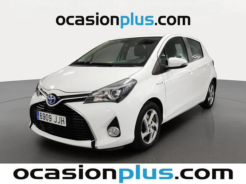 Blanco Usado 2015 Toyota Yaris Hybrid Active Utilitario | 12.900 € (Caro) - Imagen 1/4