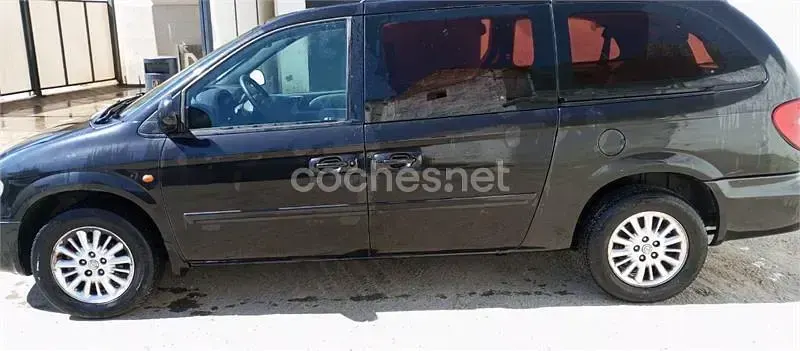 Usado Chrysler Grand Voyager 150 CV (110 kW) 2006 Negro Monovolumen